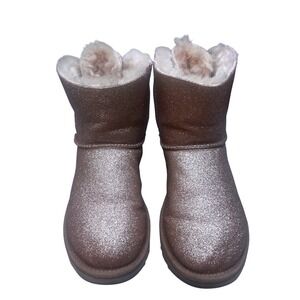 UGG Mini Bailey Bow Rose Gold Glitter Ankle Boots Womens 7 Sparkle Pink 1013273‎